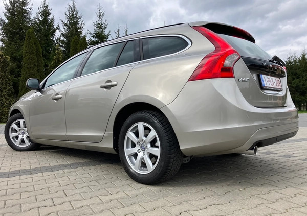 Volvo V60 cena 42900 przebieg: 245324, rok produkcji 2014 z Polanów małe 781